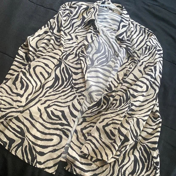 Zebra Blouse - Picture 4 of 7